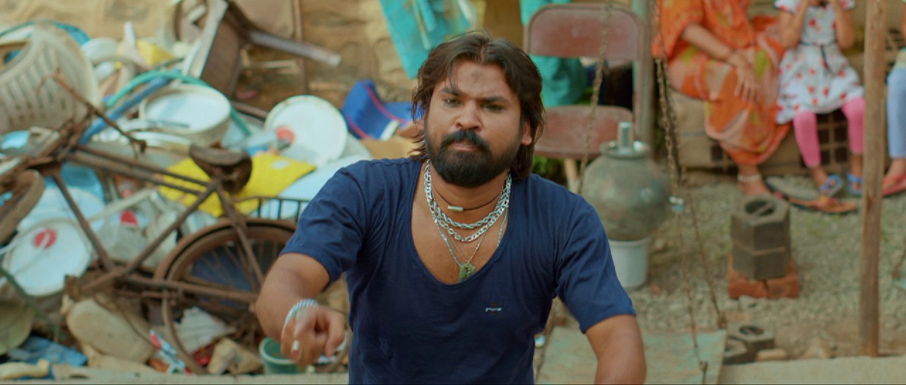 Sarla One Crore (2023) AMZN WEB-DL Marathi 1080p AVC DDP 5.1 ESub.mkv.0002